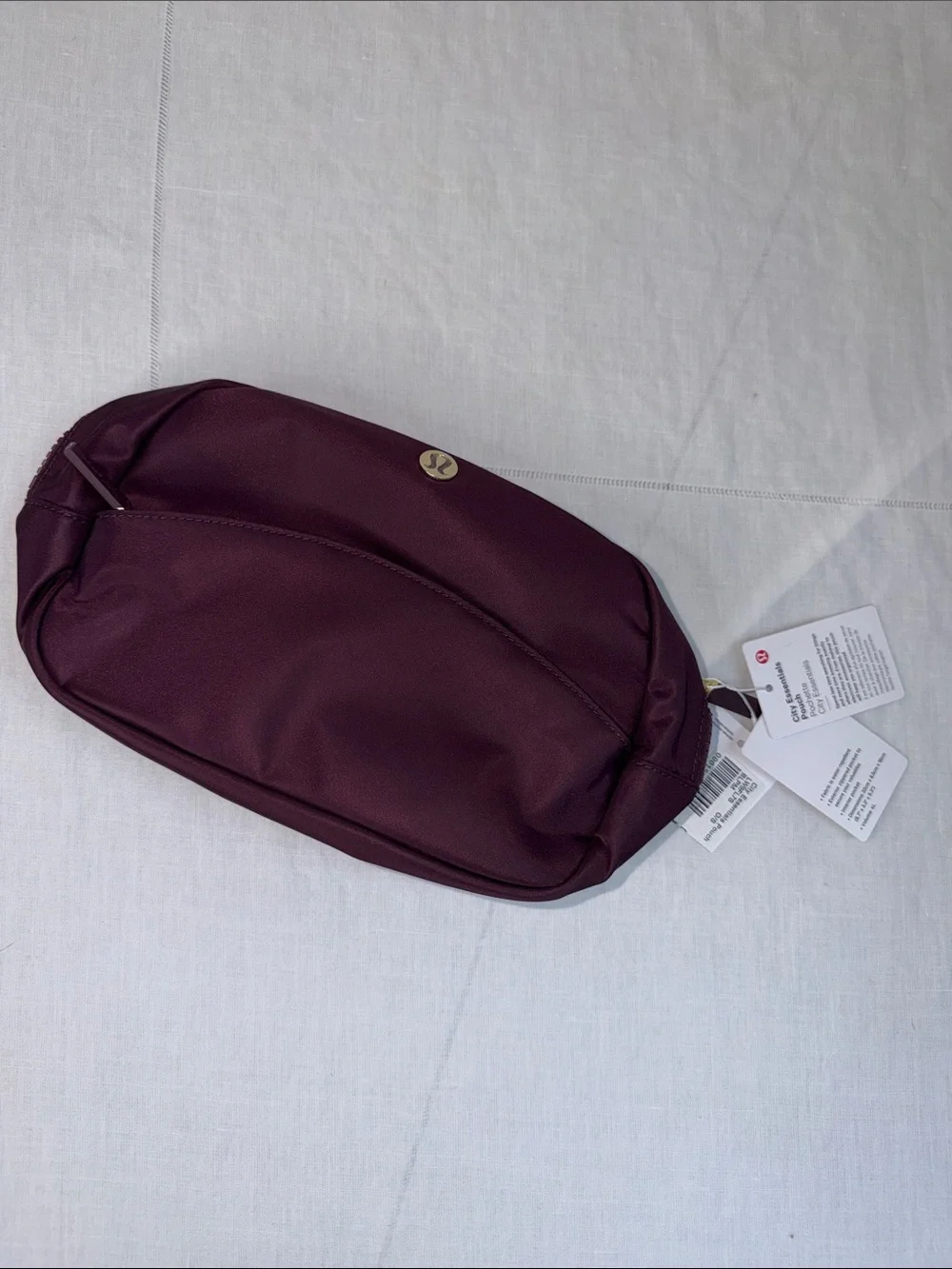 NWT New LULULEMON City Essentials Pouch 4L Black Plum